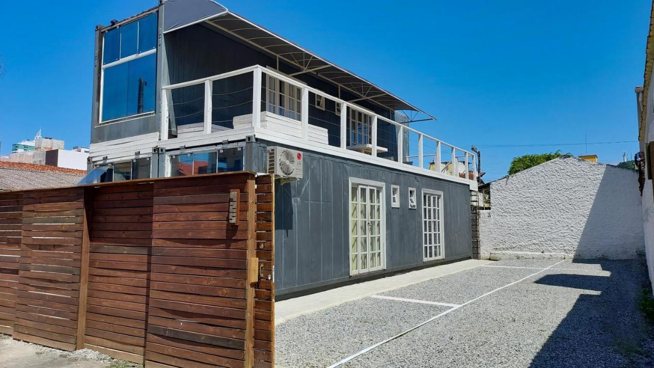 Balneário CamboriúMarco Zero Containers 3アパートメント エクステリア 写真